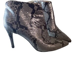Italian Women Gray Leather Snake Ankle Boots Size 7